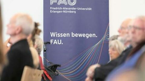 Symbolbild zum Artikel. Der Link öffnet das Bild in einer großen Anzeige.